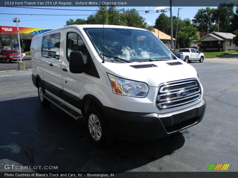Oxford White / Charcoal black 2019 Ford Transit Van 250 LR Regular