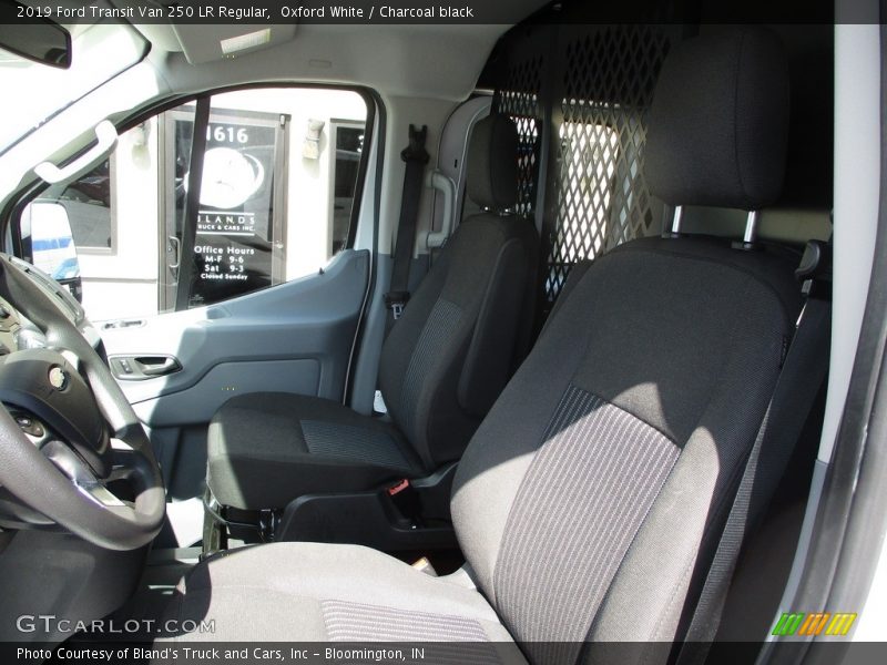 Oxford White / Charcoal black 2019 Ford Transit Van 250 LR Regular
