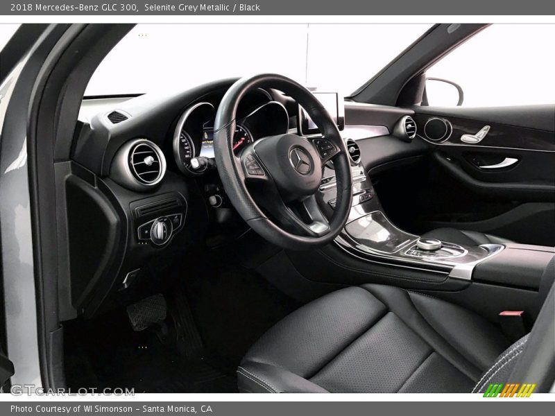 Selenite Grey Metallic / Black 2018 Mercedes-Benz GLC 300