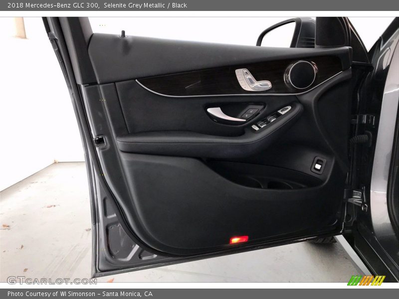 Selenite Grey Metallic / Black 2018 Mercedes-Benz GLC 300
