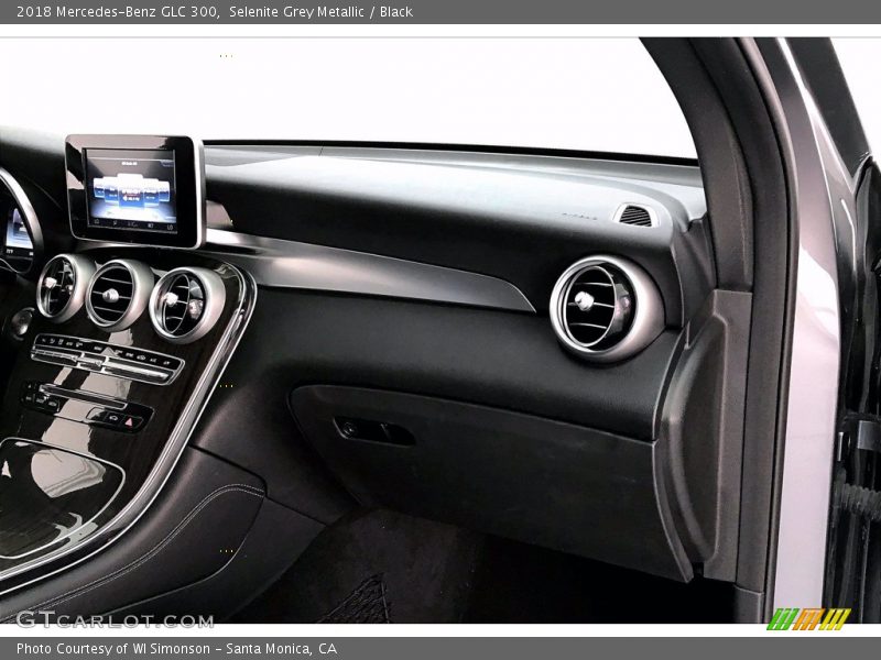 Selenite Grey Metallic / Black 2018 Mercedes-Benz GLC 300