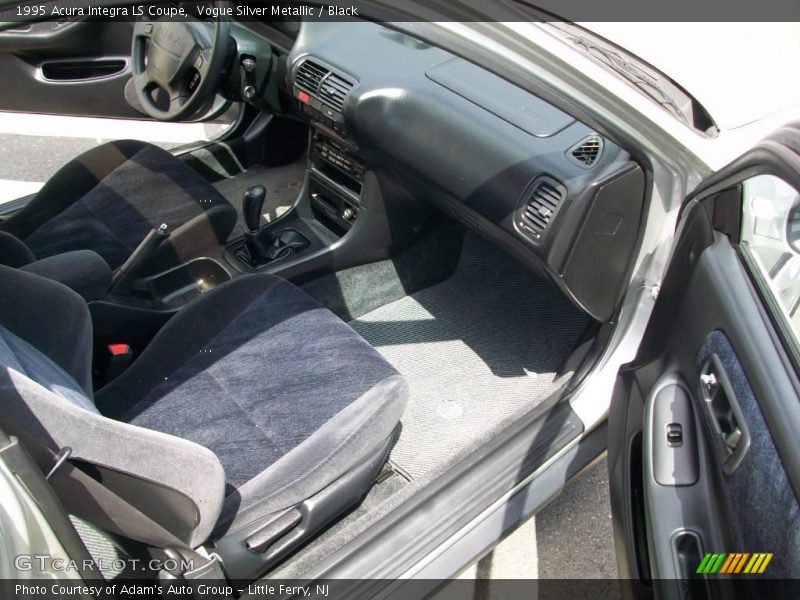 Vogue Silver Metallic / Black 1995 Acura Integra LS Coupe