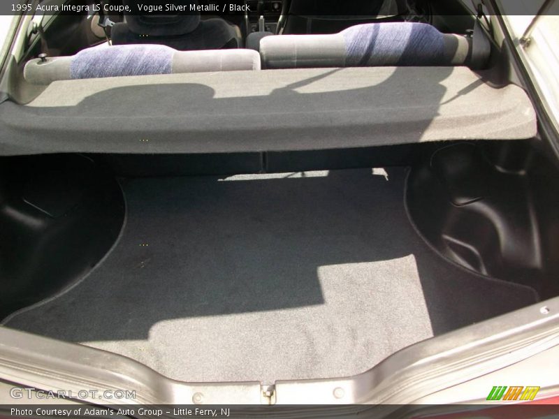 Vogue Silver Metallic / Black 1995 Acura Integra LS Coupe
