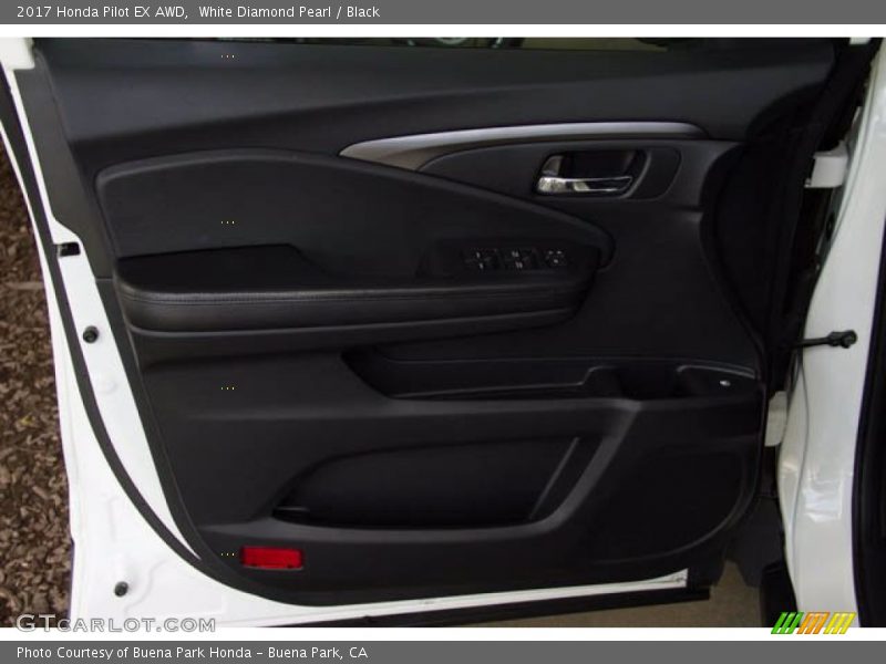 White Diamond Pearl / Black 2017 Honda Pilot EX AWD