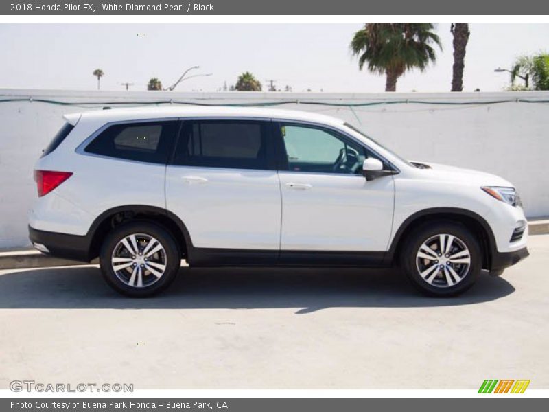 White Diamond Pearl / Black 2018 Honda Pilot EX