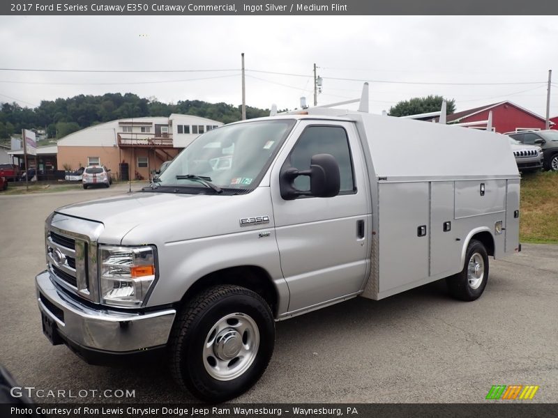 Front 3/4 View of 2017 E Series Cutaway E350 Cutaway Commercial