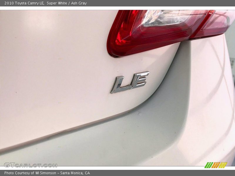 Super White / Ash Gray 2010 Toyota Camry LE