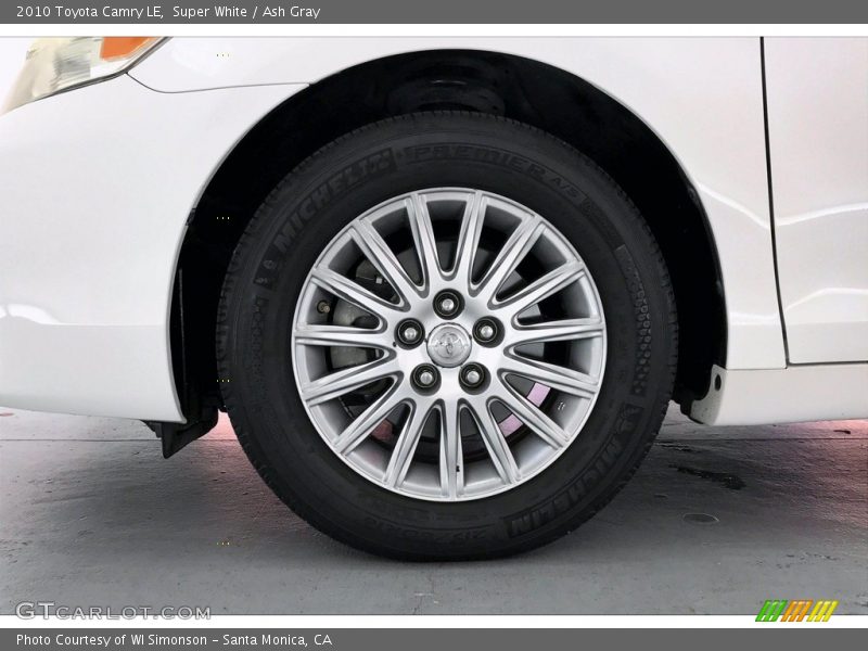 Super White / Ash Gray 2010 Toyota Camry LE