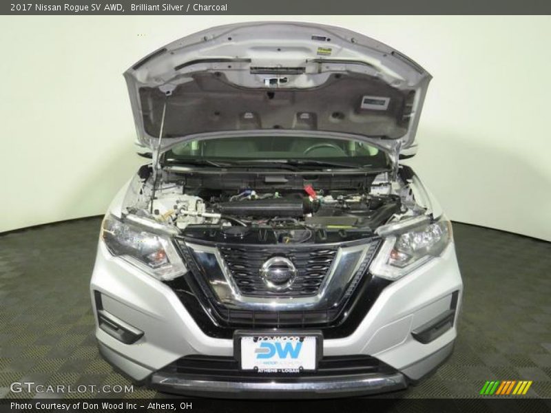 Brilliant Silver / Charcoal 2017 Nissan Rogue SV AWD