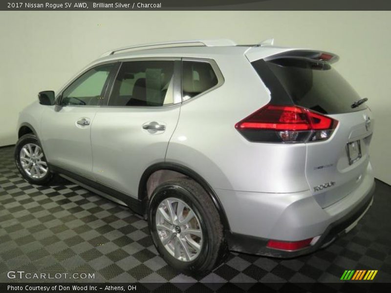 Brilliant Silver / Charcoal 2017 Nissan Rogue SV AWD