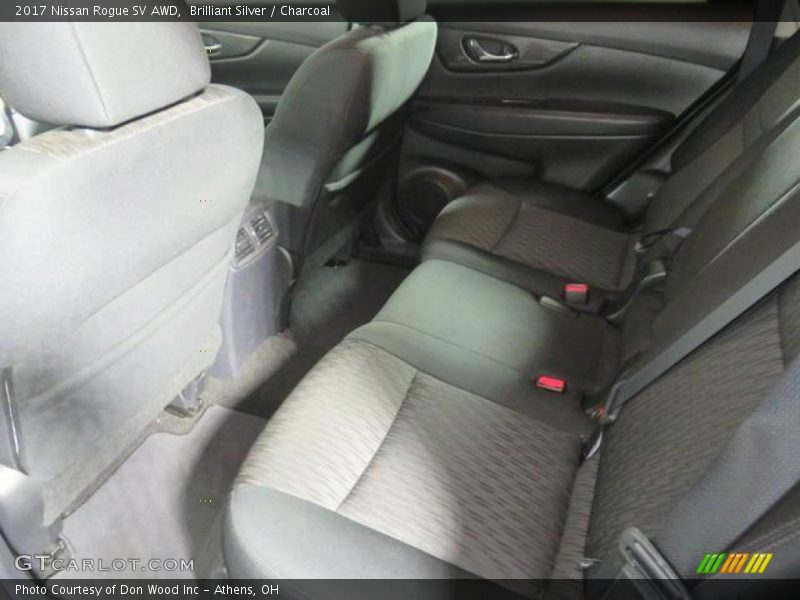 Brilliant Silver / Charcoal 2017 Nissan Rogue SV AWD