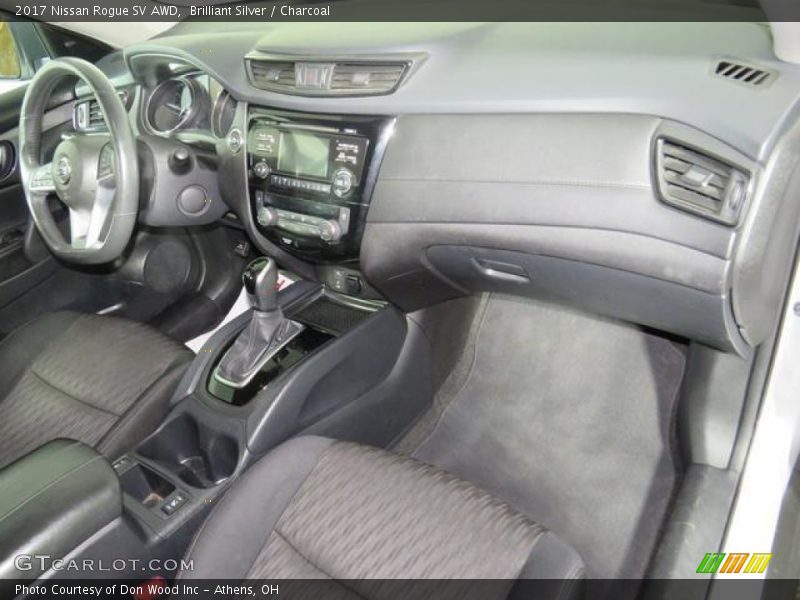 Brilliant Silver / Charcoal 2017 Nissan Rogue SV AWD