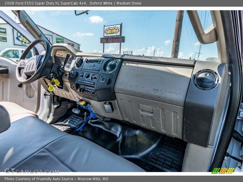 Dashboard of 2008 F350 Super Duty XL SuperCab 4x4