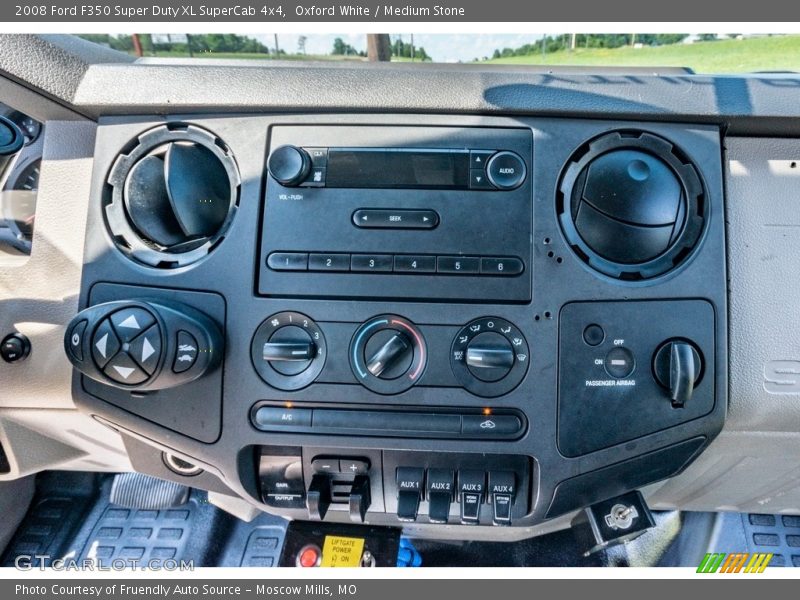 Controls of 2008 F350 Super Duty XL SuperCab 4x4