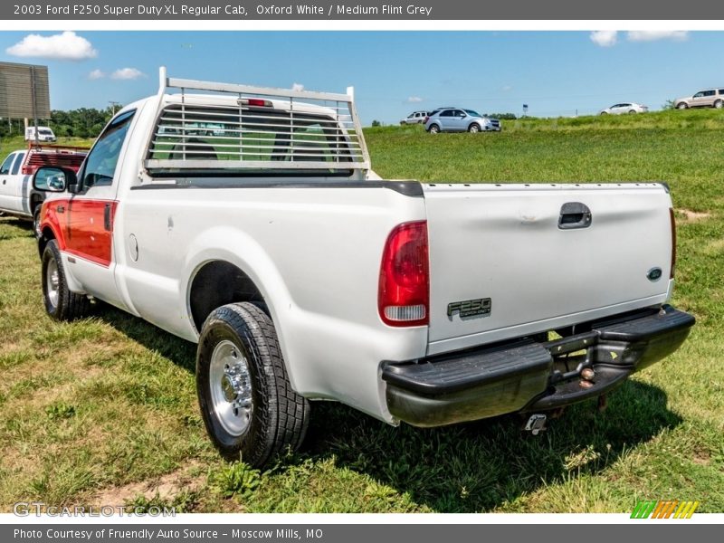 Oxford White / Medium Flint Grey 2003 Ford F250 Super Duty XL Regular Cab