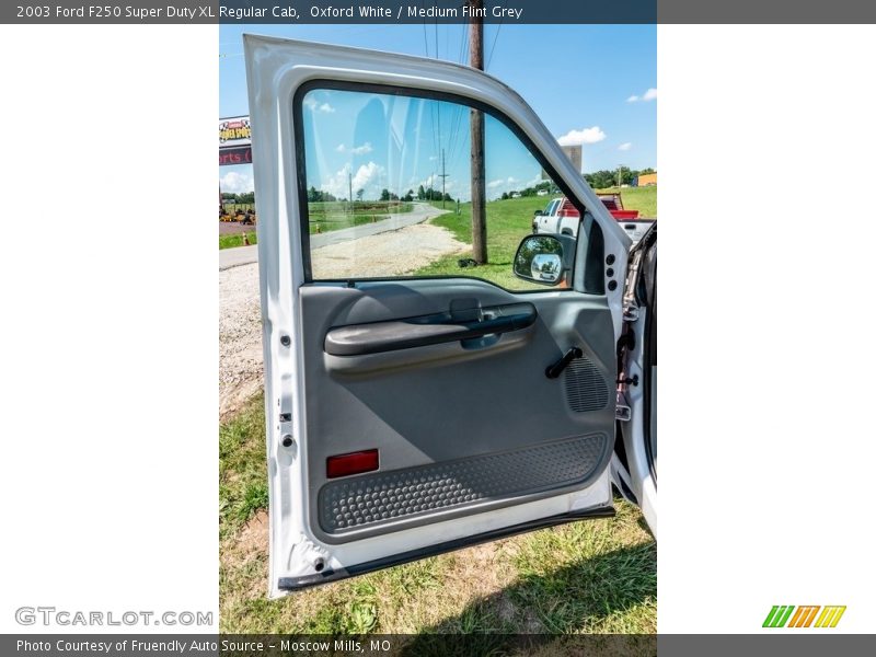 Door Panel of 2003 F250 Super Duty XL Regular Cab