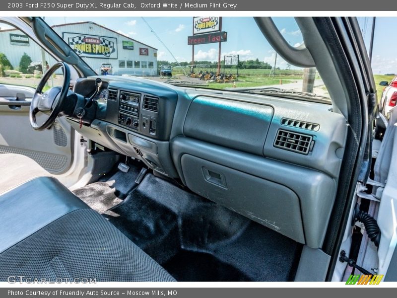 Dashboard of 2003 F250 Super Duty XL Regular Cab