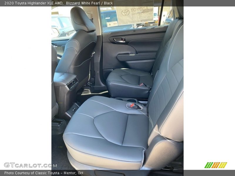 Blizzard White Pearl / Black 2020 Toyota Highlander XLE AWD
