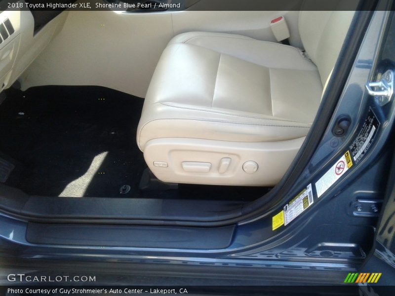 Shoreline Blue Pearl / Almond 2018 Toyota Highlander XLE