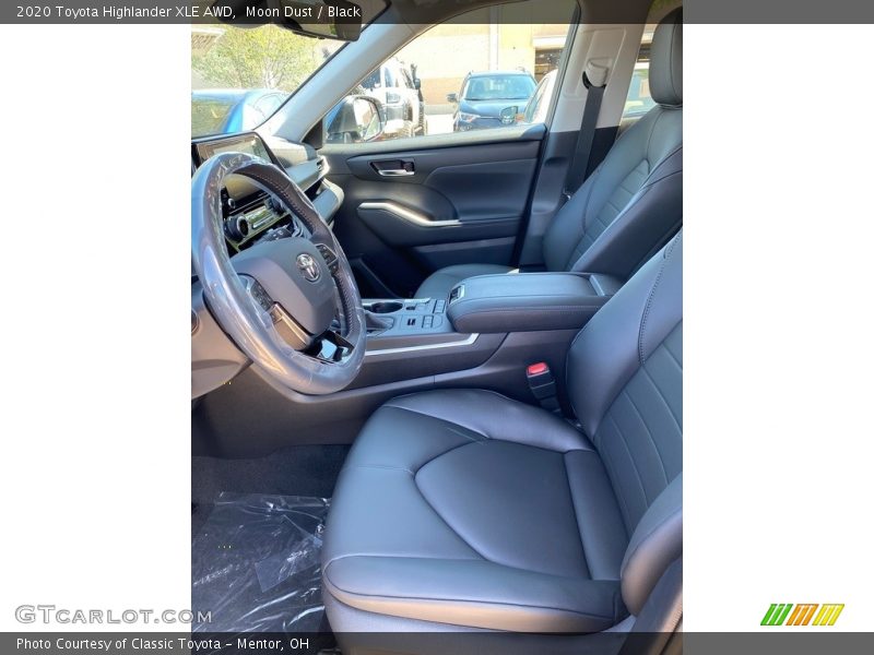 Moon Dust / Black 2020 Toyota Highlander XLE AWD