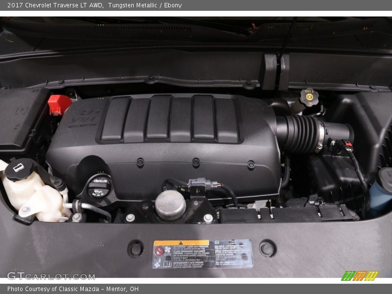 Tungsten Metallic / Ebony 2017 Chevrolet Traverse LT AWD