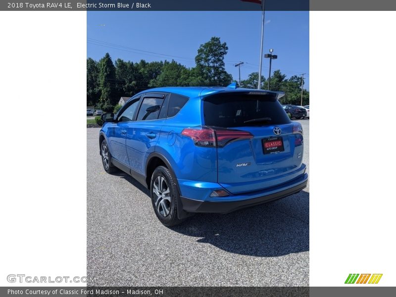 Electric Storm Blue / Black 2018 Toyota RAV4 LE