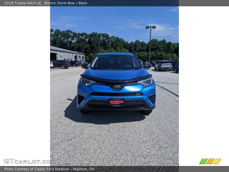 Electric Storm Blue / Black 2018 Toyota RAV4 LE