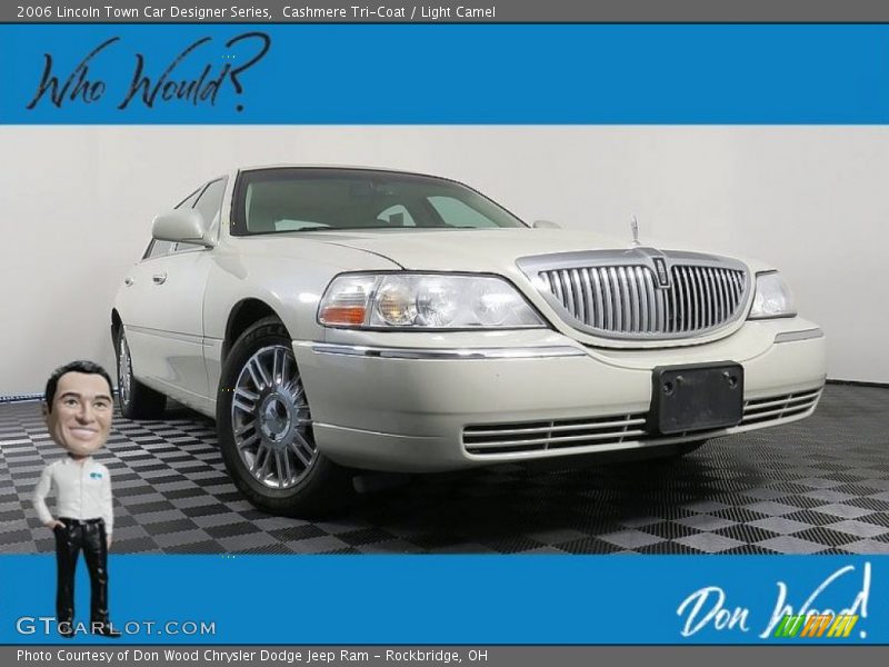 Cashmere Tri-Coat / Light Camel 2006 Lincoln Town Car Designer Series