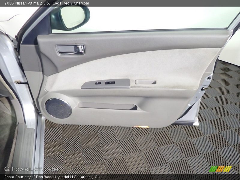 Code Red / Charcoal 2005 Nissan Altima 2.5 S