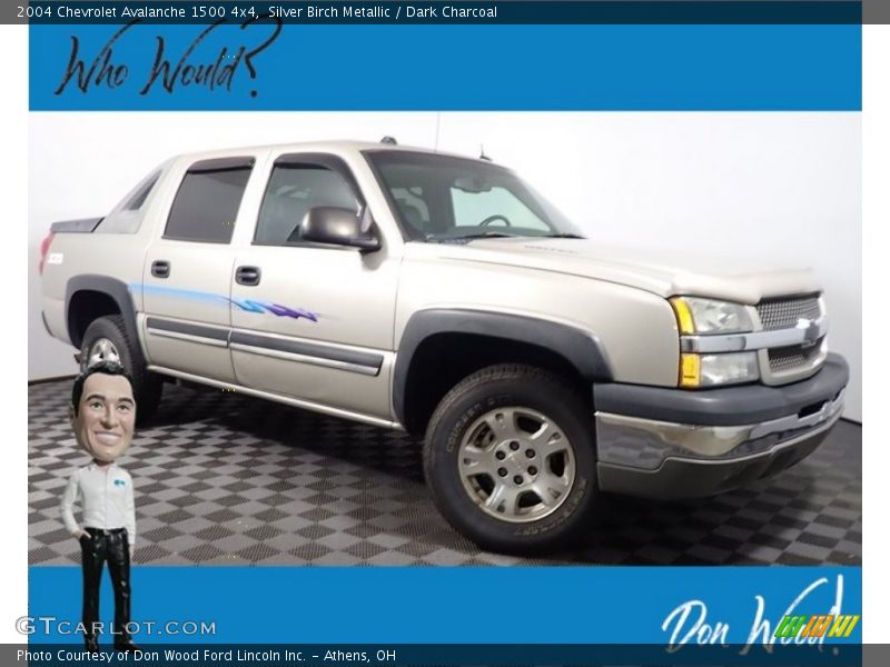 Silver Birch Metallic / Dark Charcoal 2004 Chevrolet Avalanche 1500 4x4