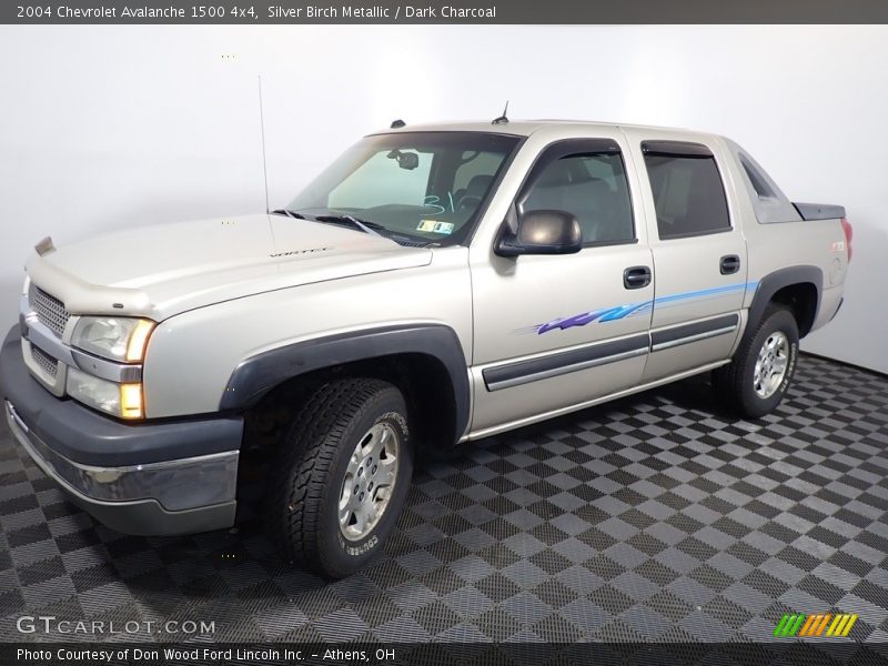 Silver Birch Metallic / Dark Charcoal 2004 Chevrolet Avalanche 1500 4x4