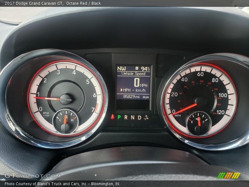 Octane Red / Black 2017 Dodge Grand Caravan GT