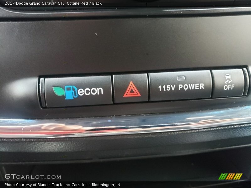 Octane Red / Black 2017 Dodge Grand Caravan GT