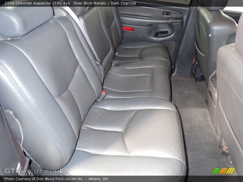 Silver Birch Metallic / Dark Charcoal 2004 Chevrolet Avalanche 1500 4x4