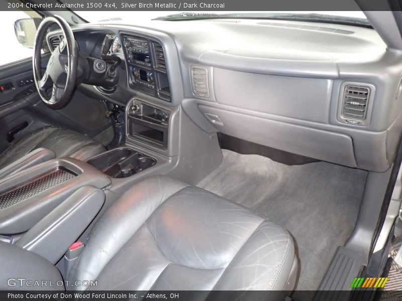 Silver Birch Metallic / Dark Charcoal 2004 Chevrolet Avalanche 1500 4x4