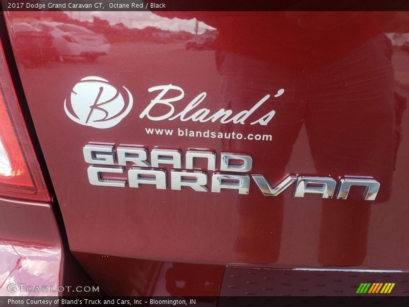 Octane Red / Black 2017 Dodge Grand Caravan GT