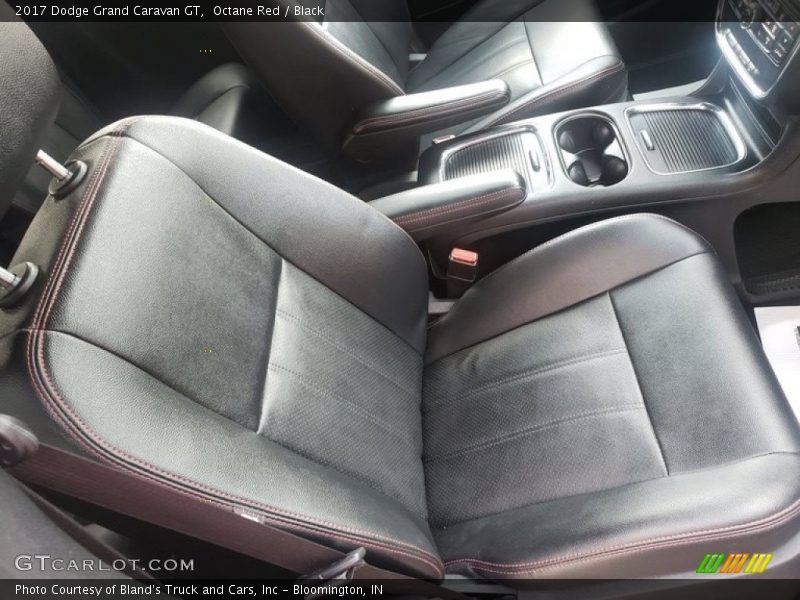 Octane Red / Black 2017 Dodge Grand Caravan GT