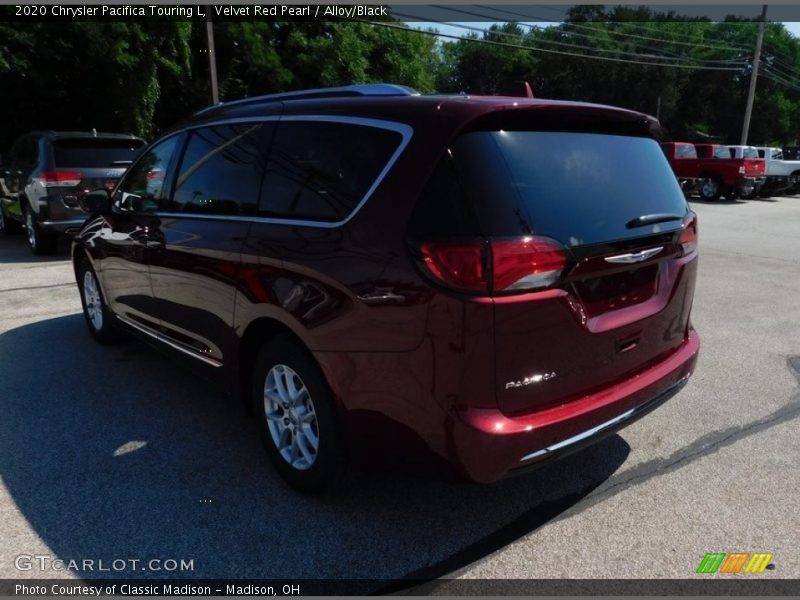 Velvet Red Pearl / Alloy/Black 2020 Chrysler Pacifica Touring L