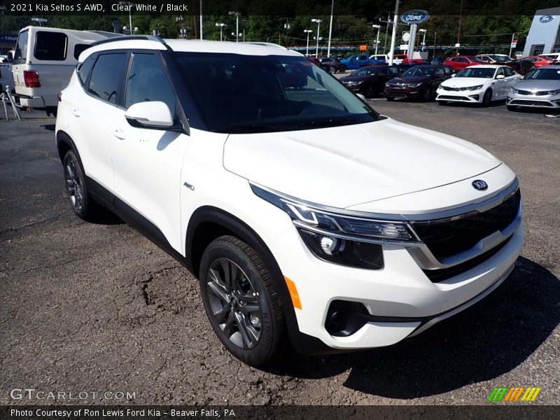 Clear White / Black 2021 Kia Seltos S AWD