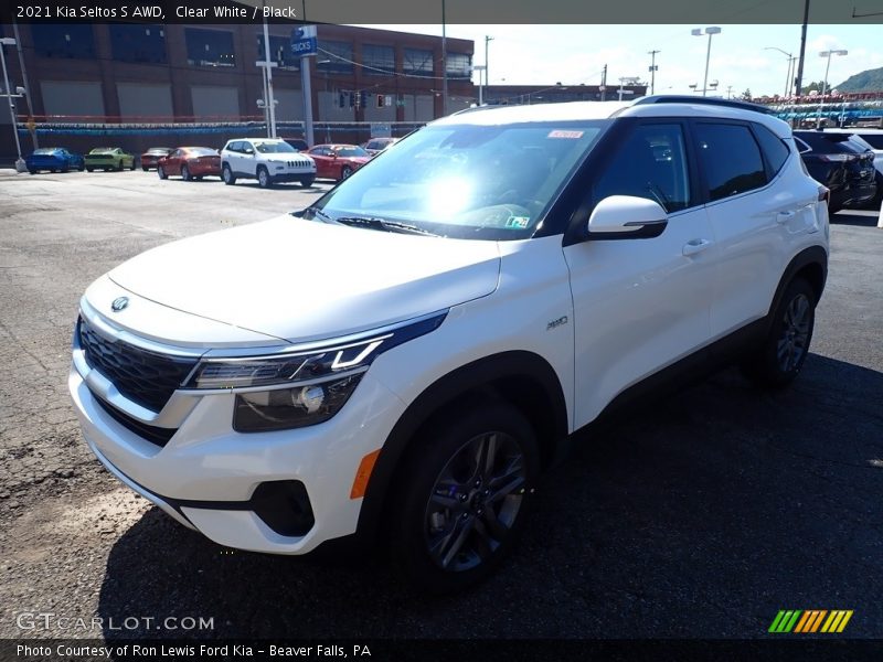 Clear White / Black 2021 Kia Seltos S AWD