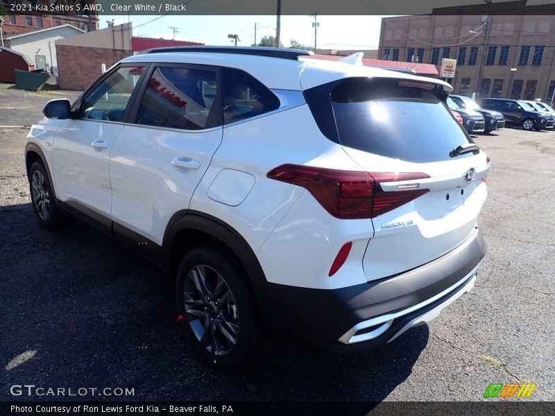 Clear White / Black 2021 Kia Seltos S AWD