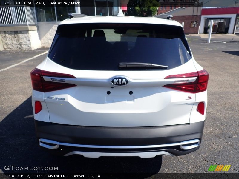 Clear White / Black 2021 Kia Seltos S AWD