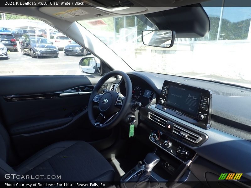 Clear White / Black 2021 Kia Seltos S AWD