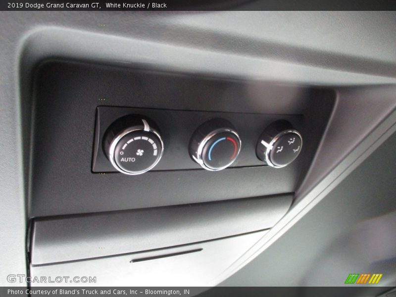 White Knuckle / Black 2019 Dodge Grand Caravan GT