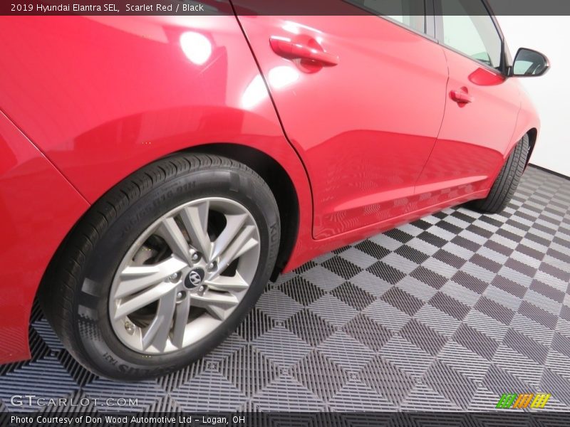 Scarlet Red / Black 2019 Hyundai Elantra SEL