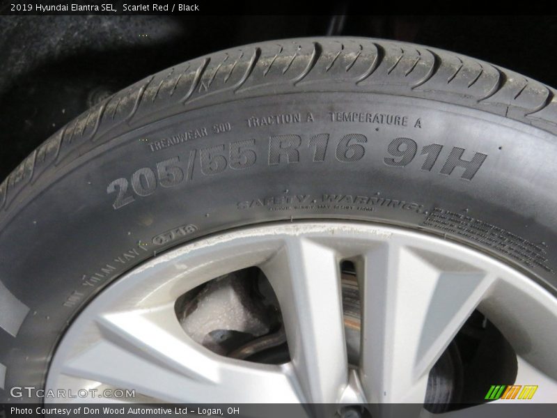 Scarlet Red / Black 2019 Hyundai Elantra SEL