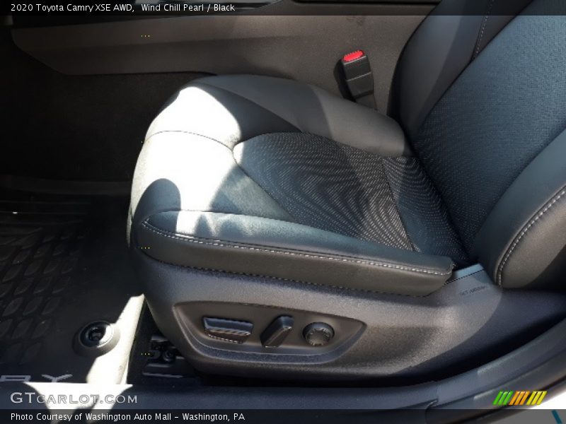 Wind Chill Pearl / Black 2020 Toyota Camry XSE AWD