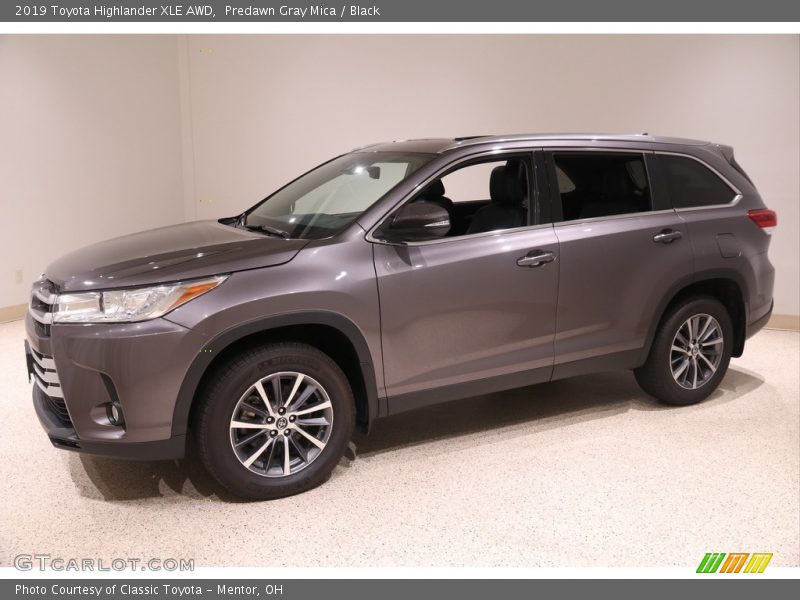 Predawn Gray Mica / Black 2019 Toyota Highlander XLE AWD