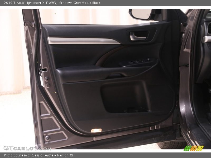 Predawn Gray Mica / Black 2019 Toyota Highlander XLE AWD