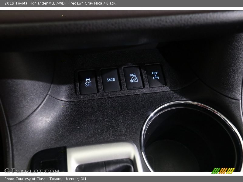Predawn Gray Mica / Black 2019 Toyota Highlander XLE AWD